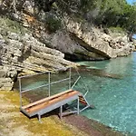 Villa Kalandi Sea Front *